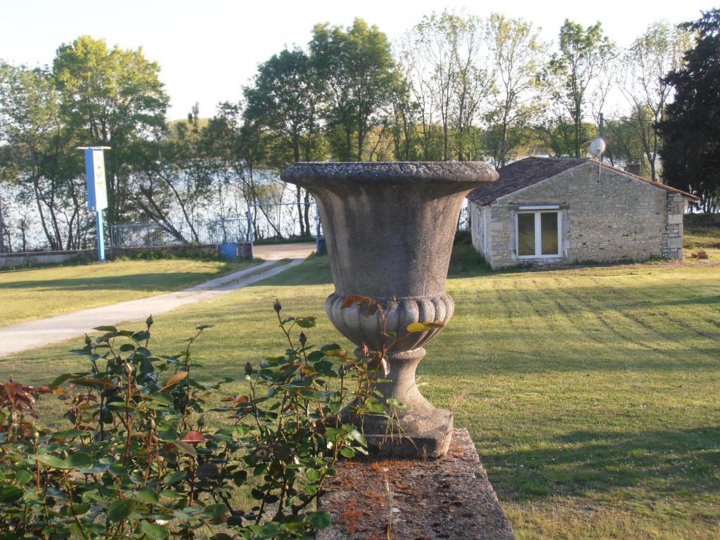 Chateau Sainte Marie Hotell Dompierre-sur-Charente Exteriör bild